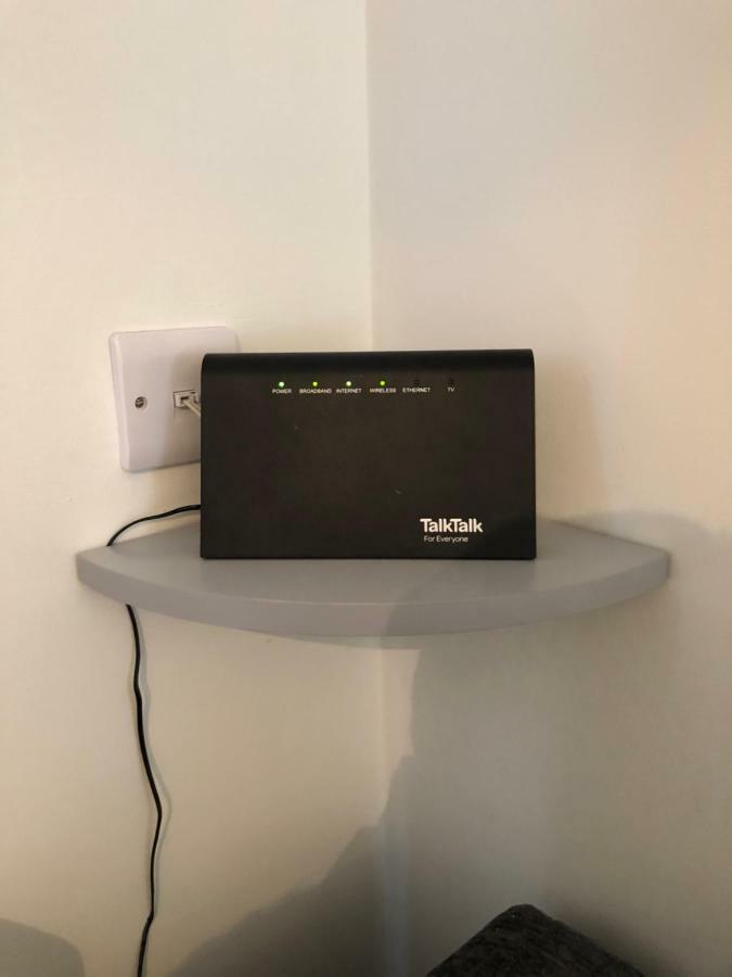 Home-From-Home - Self Catering Garden Apartment, Waterlooville Bagian luar foto